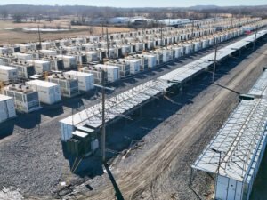 Scalable Crypto Mining Containers 40ft vs 53ft – Which One Is Right for Your Farm