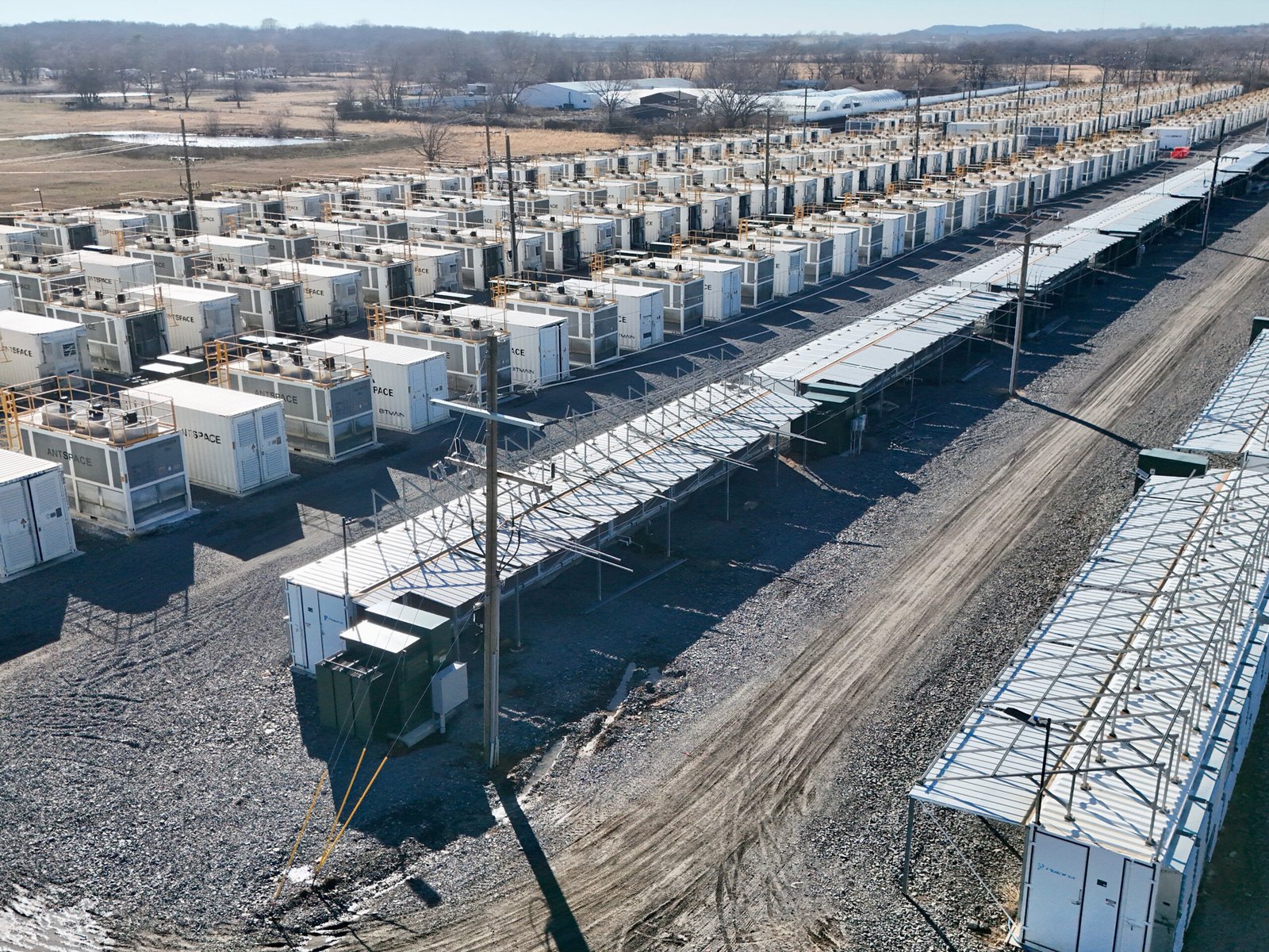 Scalable Crypto Mining Containers 40ft vs 53ft – Which One Is Right for Your Farm